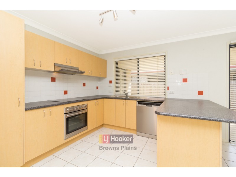 16 Pidgeon Boulevard, Crestmead QLD 4132