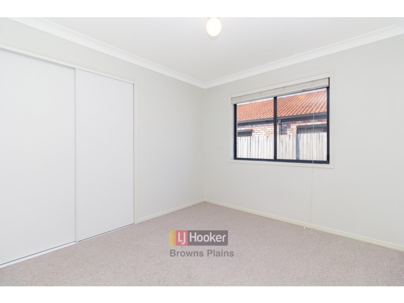 16 Pidgeon Boulevard, Crestmead QLD 4132