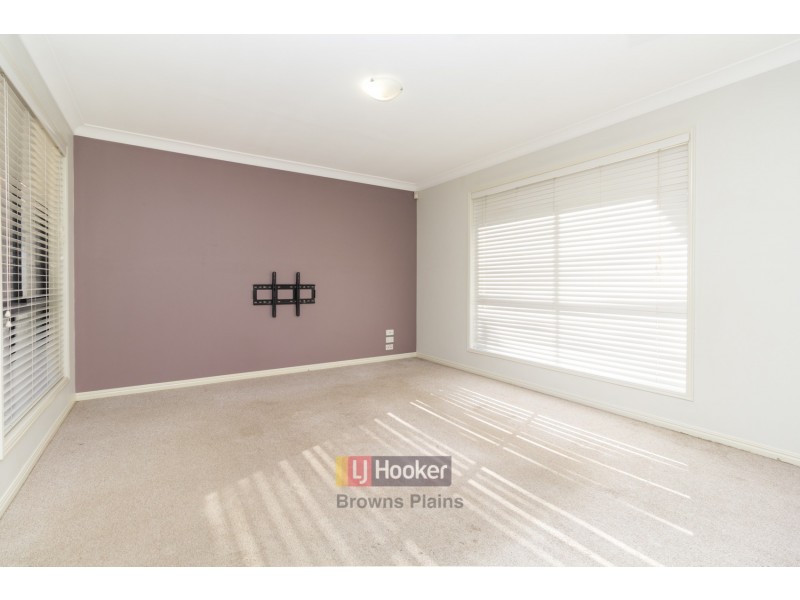 16 Pidgeon Boulevard, Crestmead QLD 4132