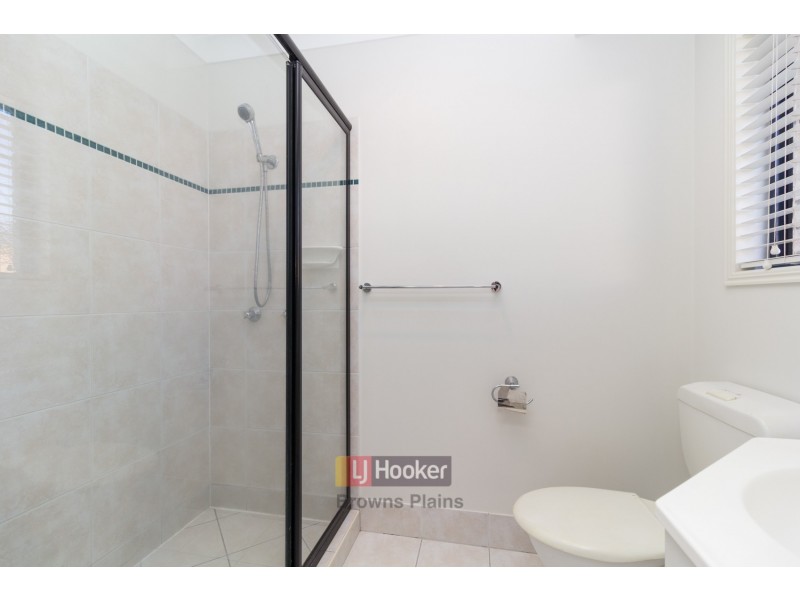 16 Pidgeon Boulevard, Crestmead QLD 4132