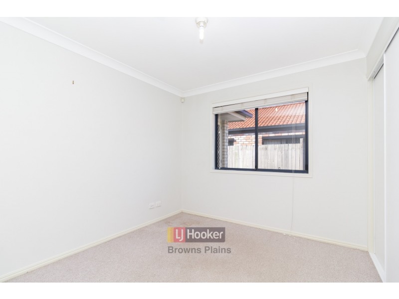 16 Pidgeon Boulevard, Crestmead QLD 4132
