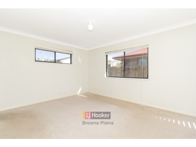 16 Pidgeon Boulevard, Crestmead QLD 4132