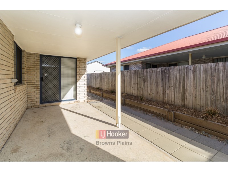 16 Pidgeon Boulevard, Crestmead QLD 4132