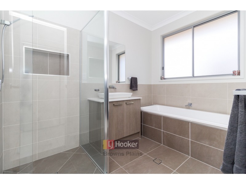 48 Stoneleigh Reserve Boulevard, Logan Reserve QLD 4133