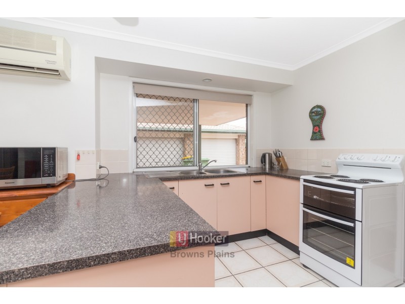 101 Middle Road, Hillcrest QLD 4118