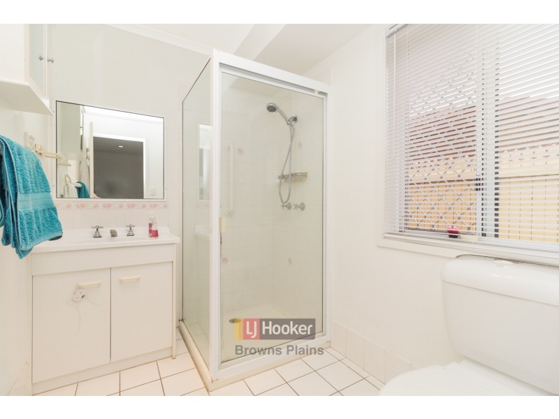 101 Middle Road, Hillcrest QLD 4118