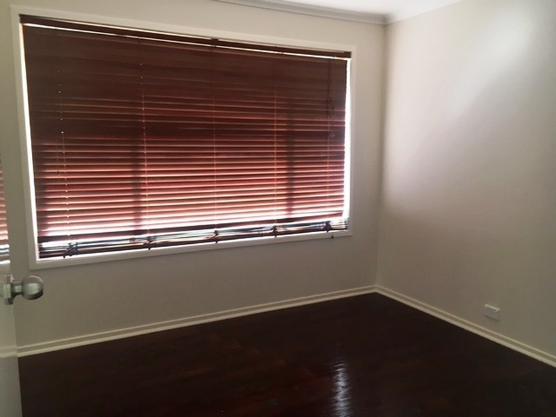 9 Helmet Court, Hillcrest QLD 4118