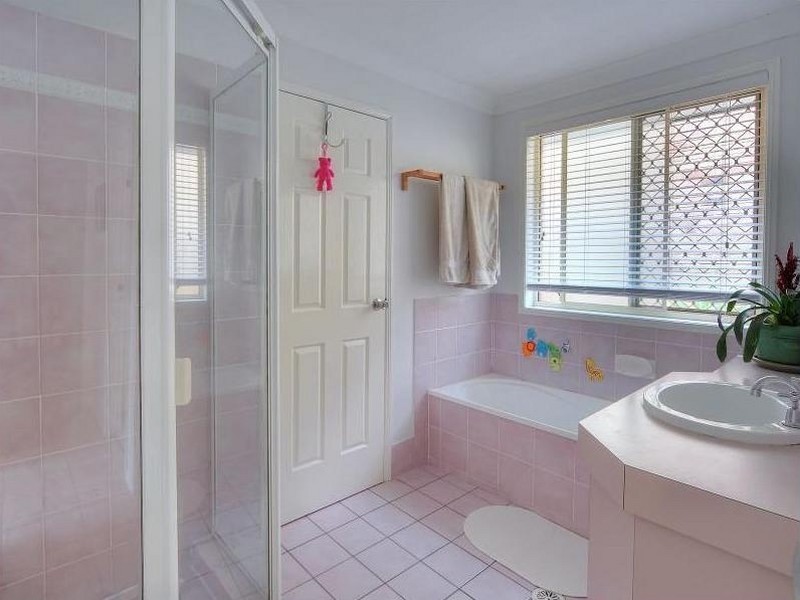 60 Settlers Circuit, Forest Lake QLD 4078