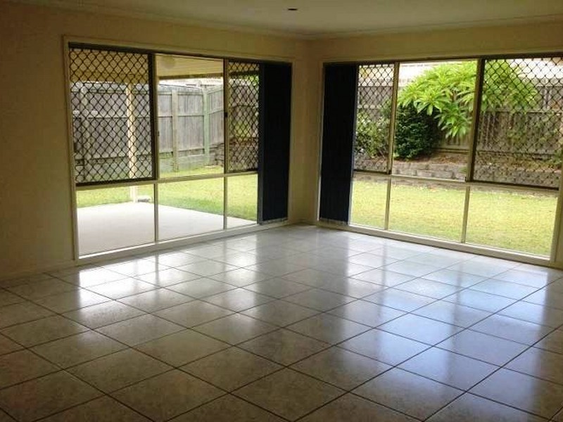 37 The Parkway, Stretton QLD 4116