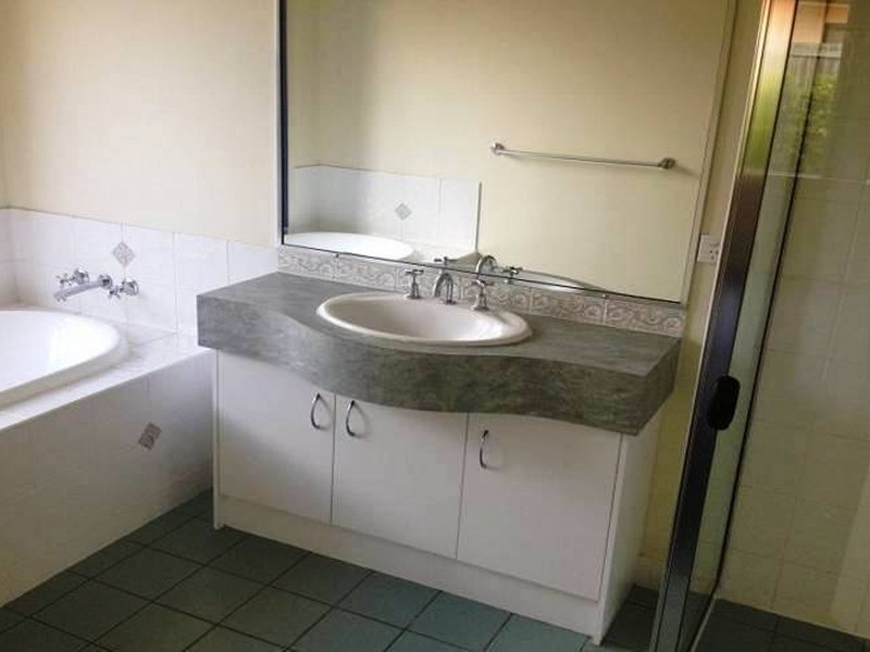 37 The Parkway, Stretton QLD 4116