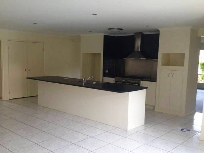 37 The Parkway, Stretton QLD 4116