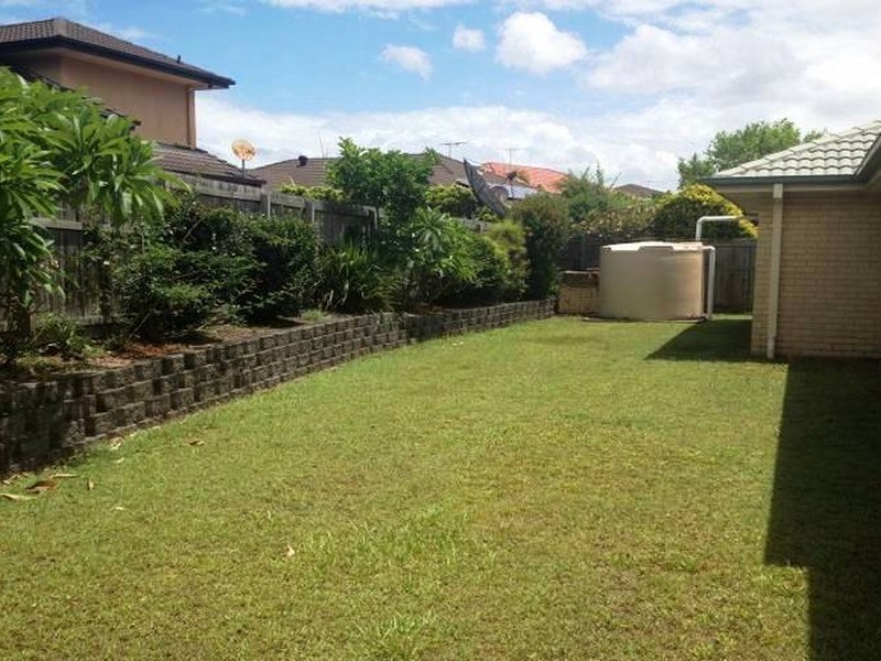 37 The Parkway, Stretton QLD 4116