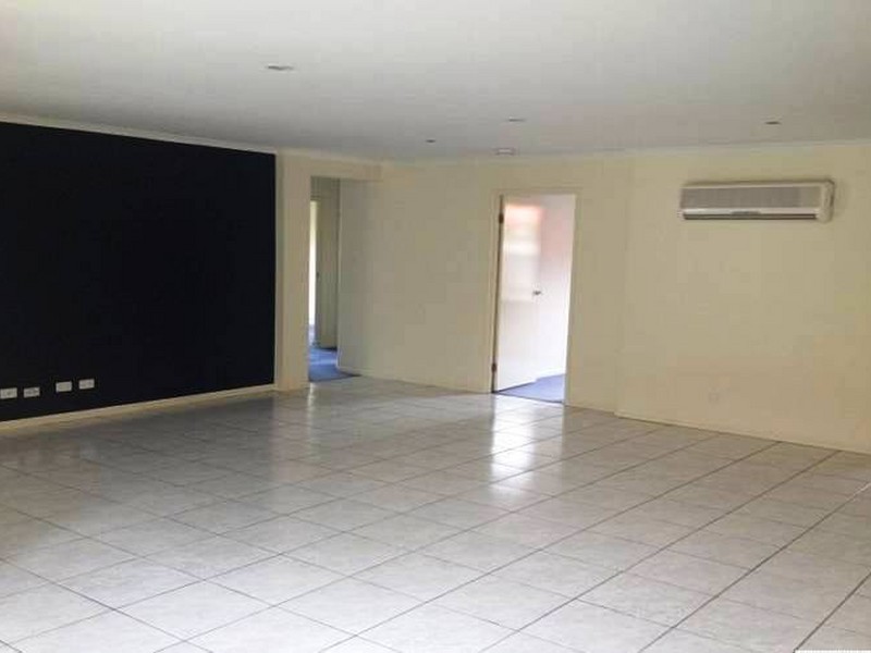 37 The Parkway, Stretton QLD 4116