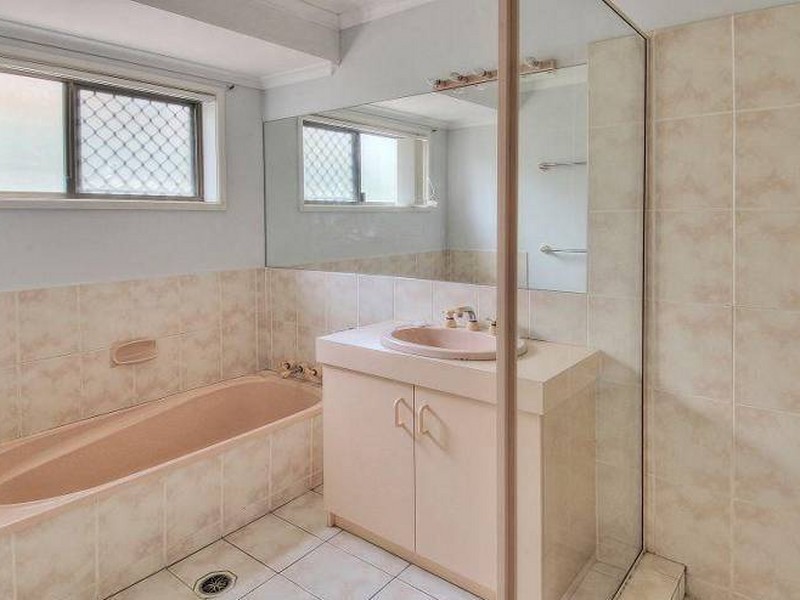 53 St Johns Way, Boronia Heights QLD 4124