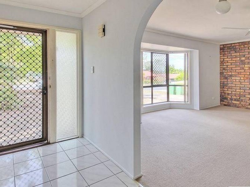 53 St Johns Way, Boronia Heights QLD 4124