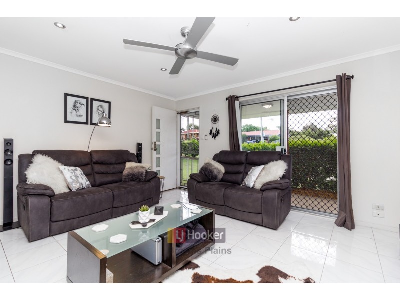 39 Conifer Street, Hillcrest QLD 4118