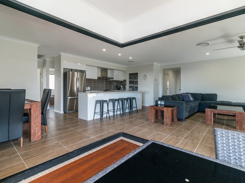 9 Pandanus Court, Regents Park QLD 4118