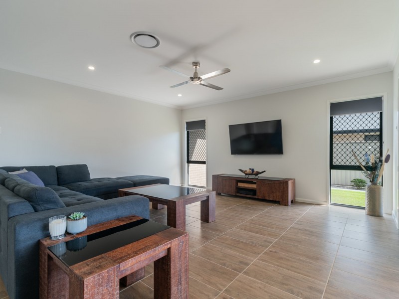 9 Pandanus Court, Regents Park QLD 4118