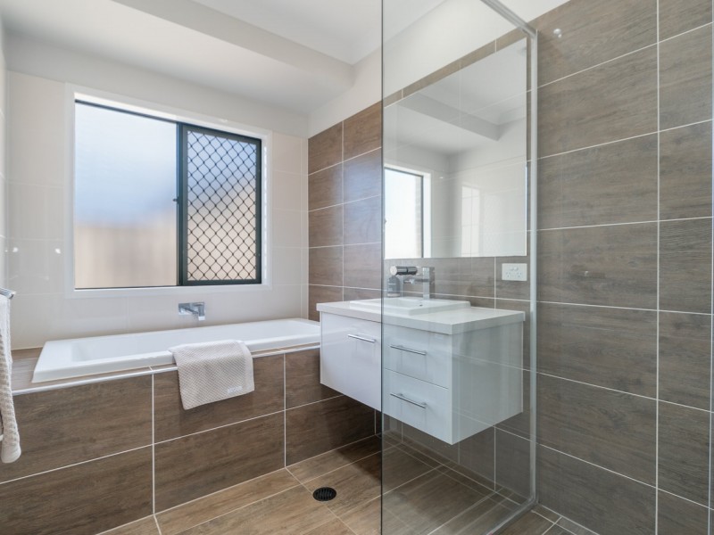 9 Pandanus Court, Regents Park QLD 4118