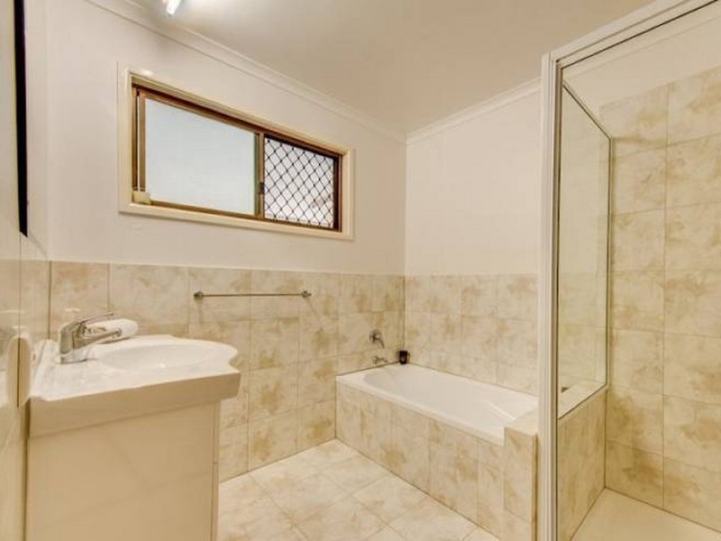 19 Parkland Avenue, Browns Plains QLD 4118