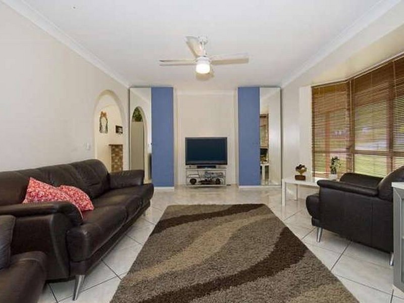 28 Grosvenor Court, Munruben QLD 4125
