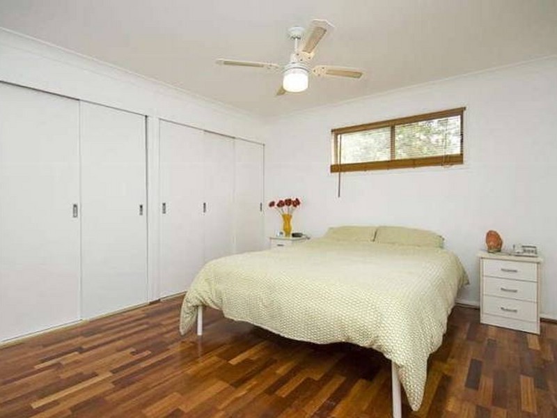 28 Grosvenor Court, Munruben QLD 4125
