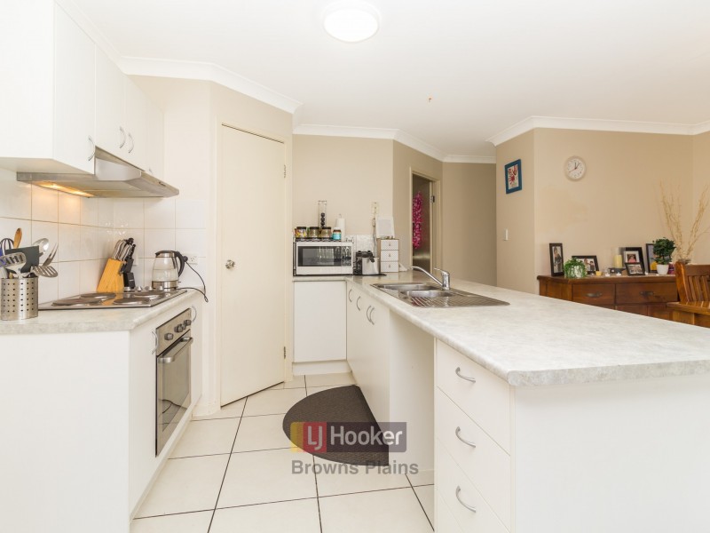 8 Rasmussen Avenue, Marsden QLD 4132
