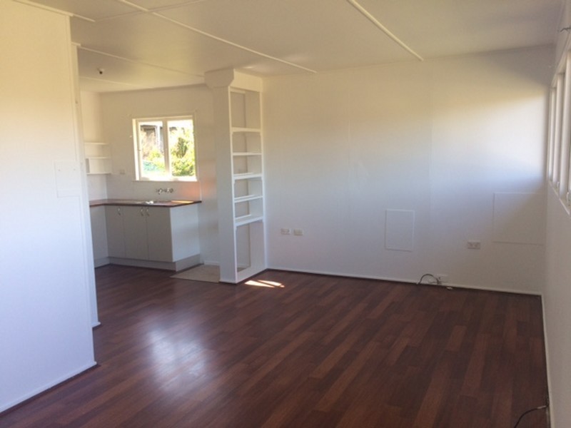 42 Bruce Road, Woodridge QLD 4114