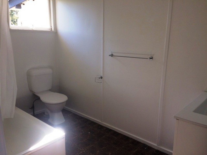 42 Bruce Road, Woodridge QLD 4114