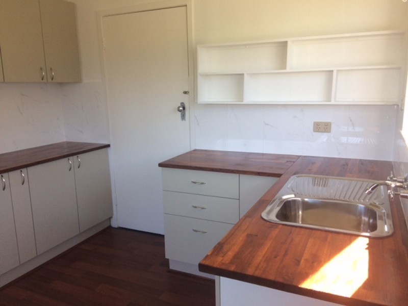 42 Bruce Road, Woodridge QLD 4114