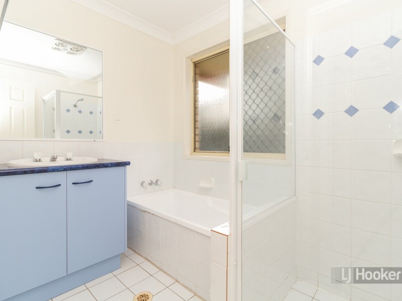 16 Majestic Court, Regents Park QLD 4118