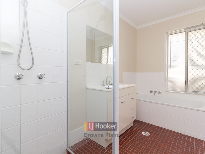 24 Regency Drive, Regents Park QLD 4118