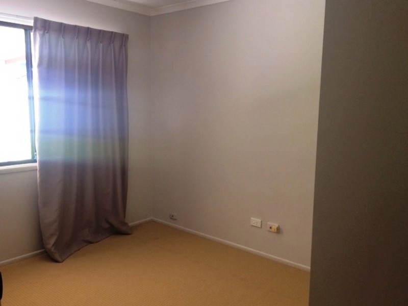 48 Waratah Drive, Crestmead QLD 4132