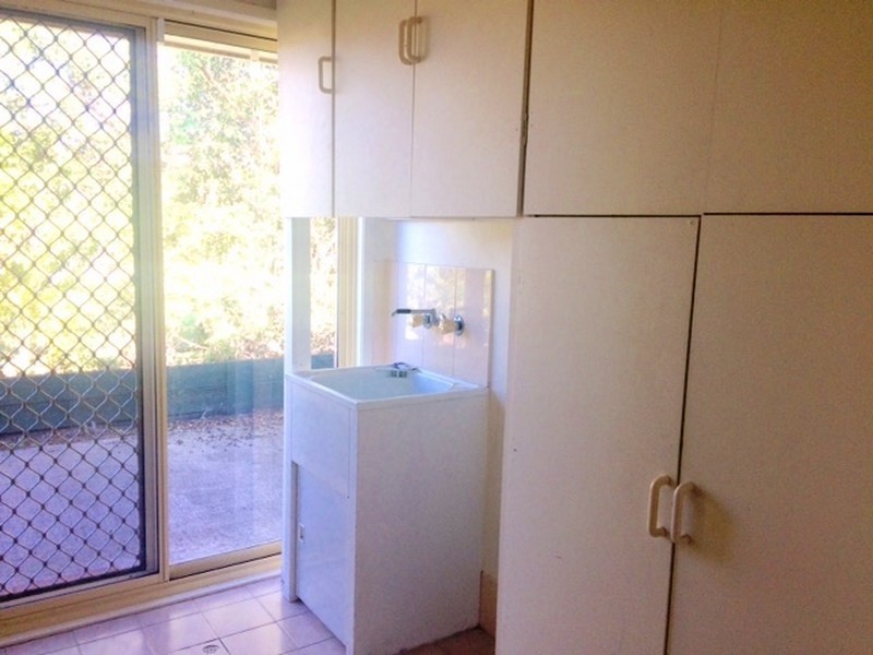 28 Thistle Street,, Regents Park QLD 4118