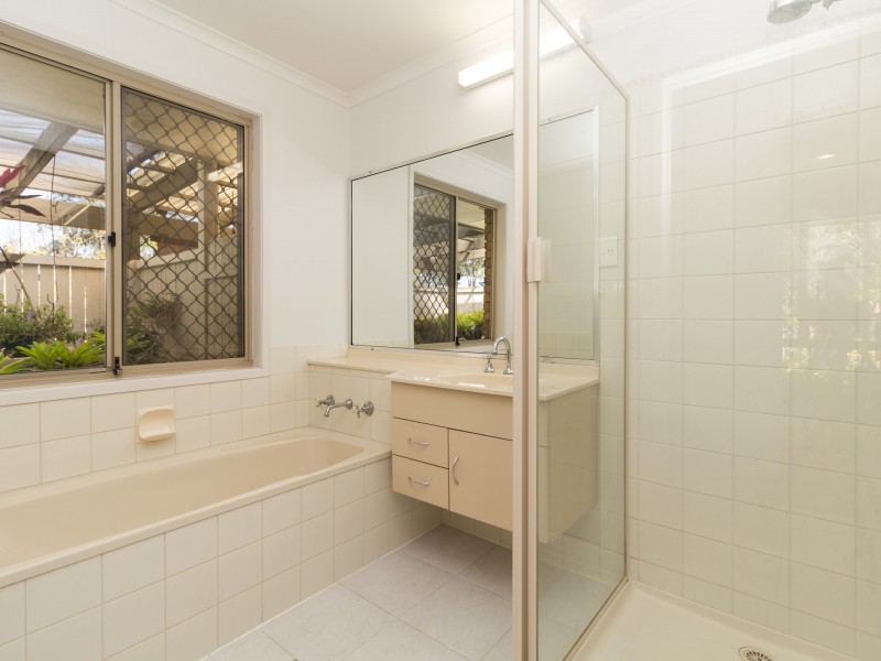 9 Regent Court, Munruben QLD 4125