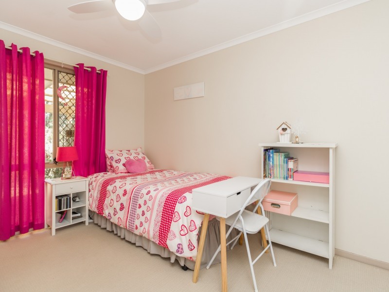 9 Regent Court, Munruben QLD 4125