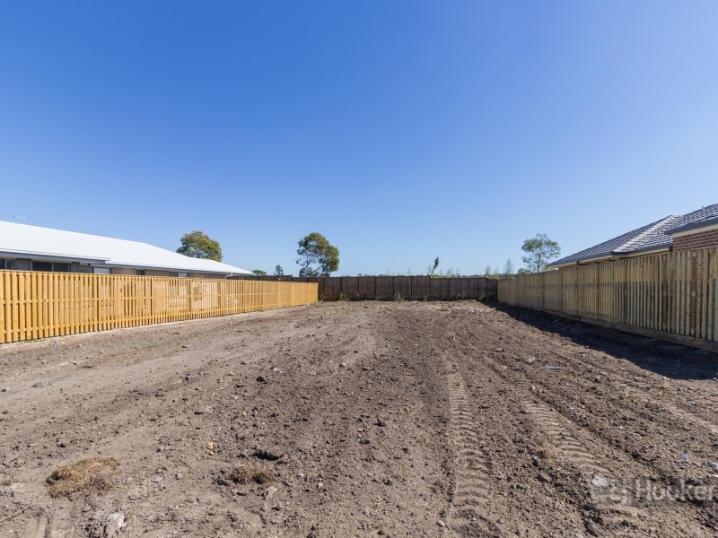 8 Wicker Road, Park Ridge QLD 4125