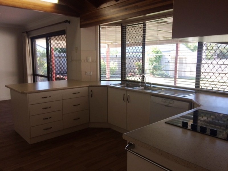 11 Pavon Street, Regents Park QLD 4118