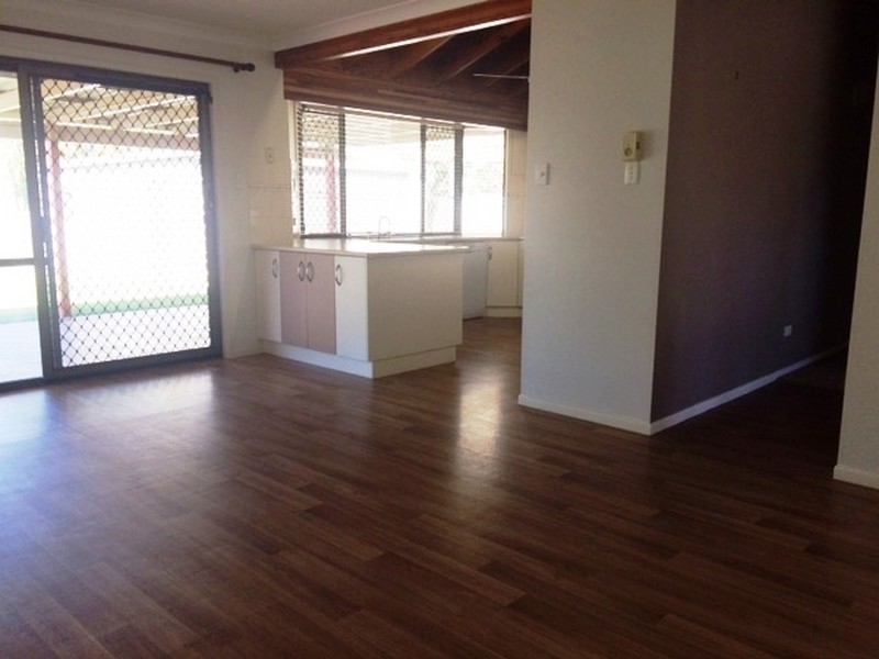 11 Pavon Street, Regents Park QLD 4118