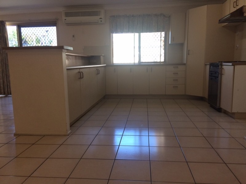 11 Silvertop Street, Hillcrest QLD 4118