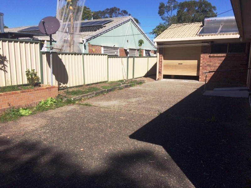 11 Silvertop Street, Hillcrest QLD 4118