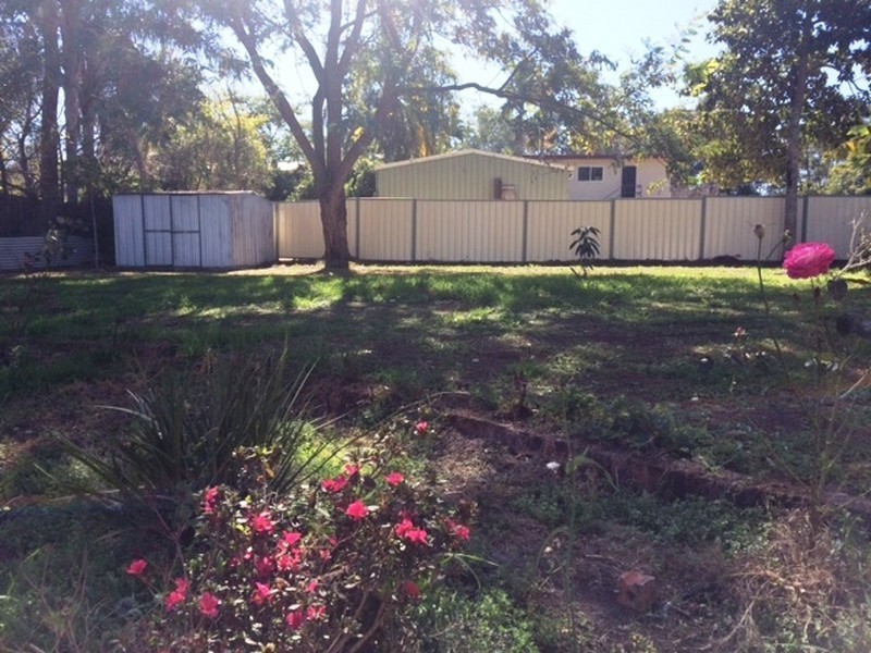 11 Silvertop Street, Hillcrest QLD 4118