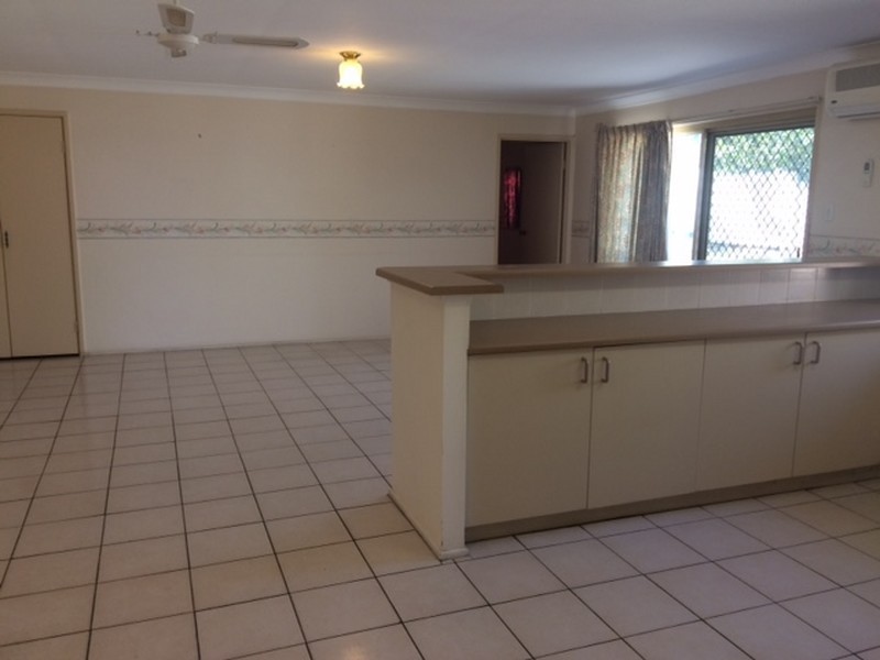 11 Silvertop Street, Hillcrest QLD 4118