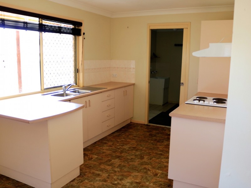 4 Paddies Crescent, Crestmead QLD 4132