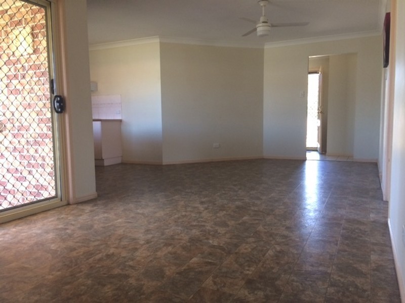 4 Paddies Crescent, Crestmead QLD 4132