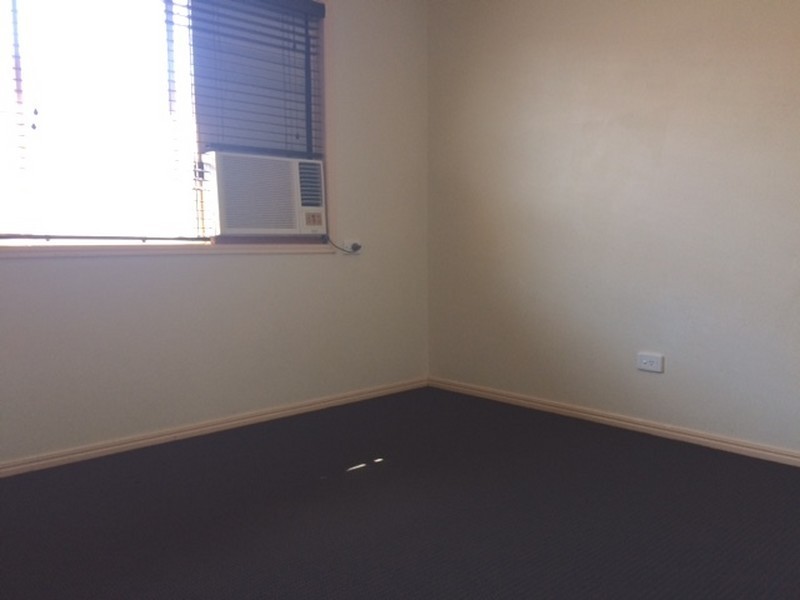 4 Paddies Crescent, Crestmead QLD 4132
