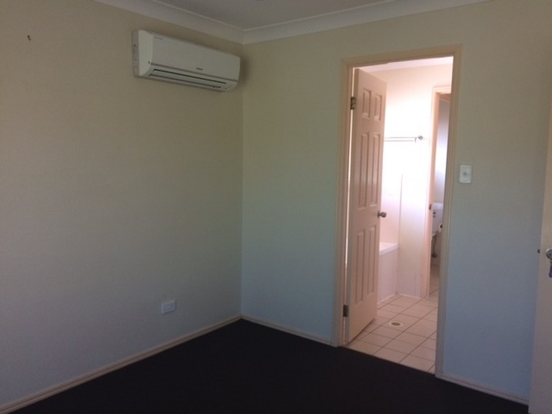 4 Paddies Crescent, Crestmead QLD 4132