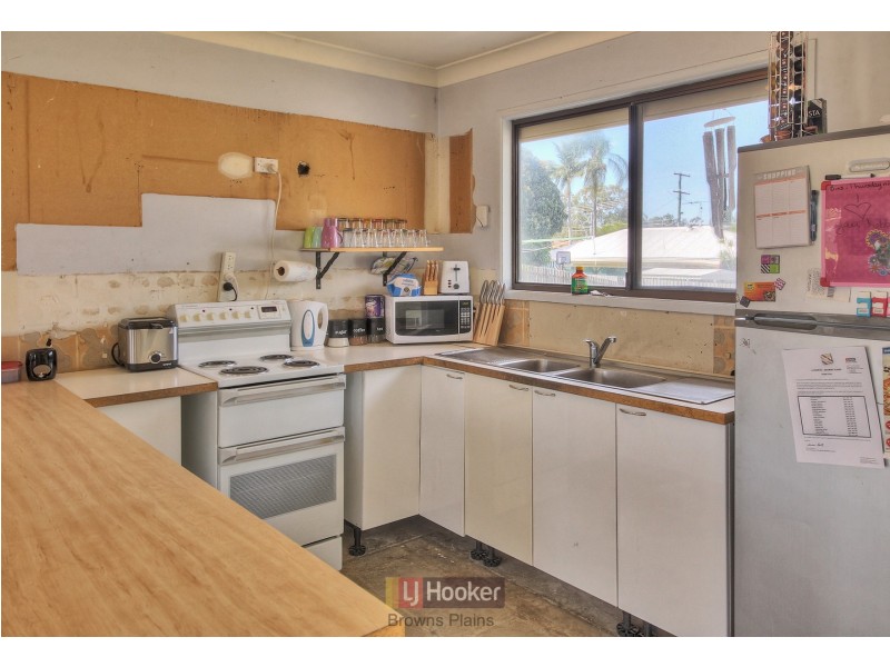 8 Dombeyah Street, Crestmead QLD 4132