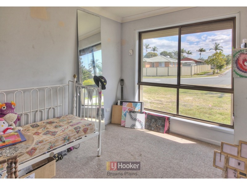 8 Dombeyah Street, Crestmead QLD 4132