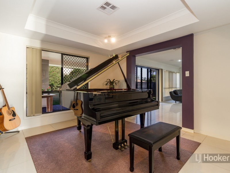 19 Hunter Close, Calamvale QLD 4116